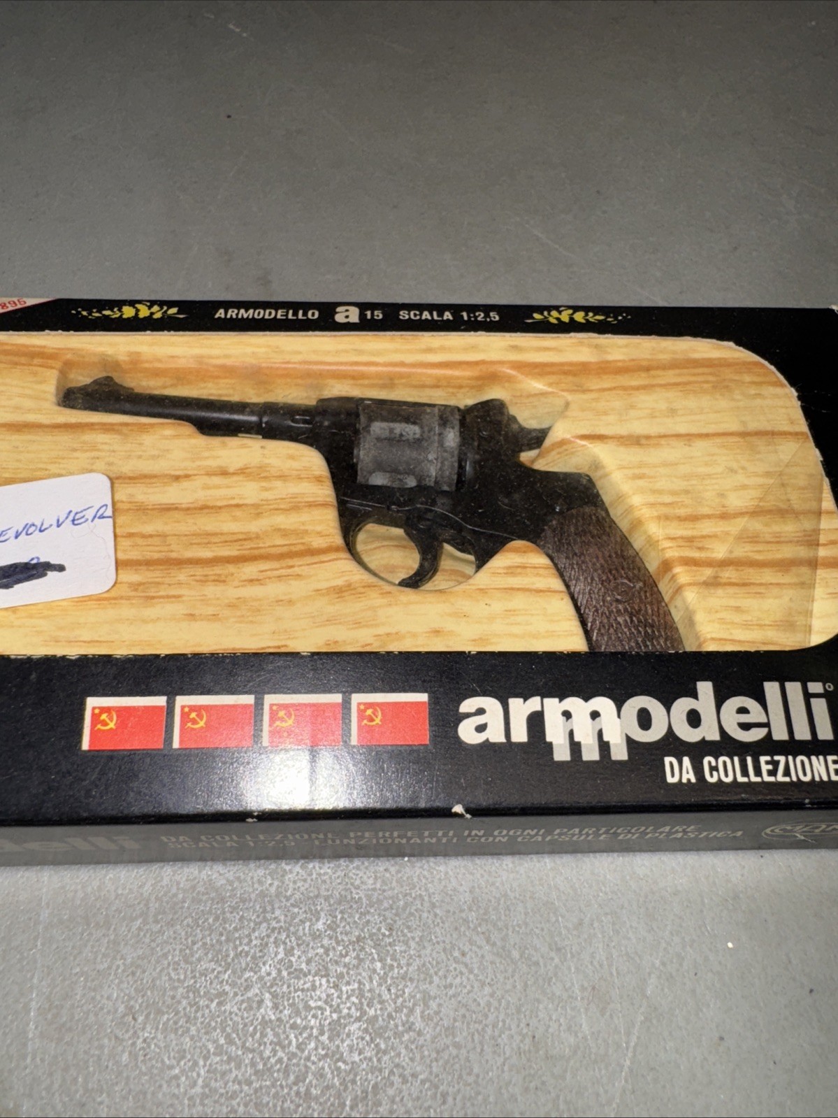 Armodelli Da Collezione Armodello A15 Scala 1:2,5 La Guerra Appears Al Chiodo