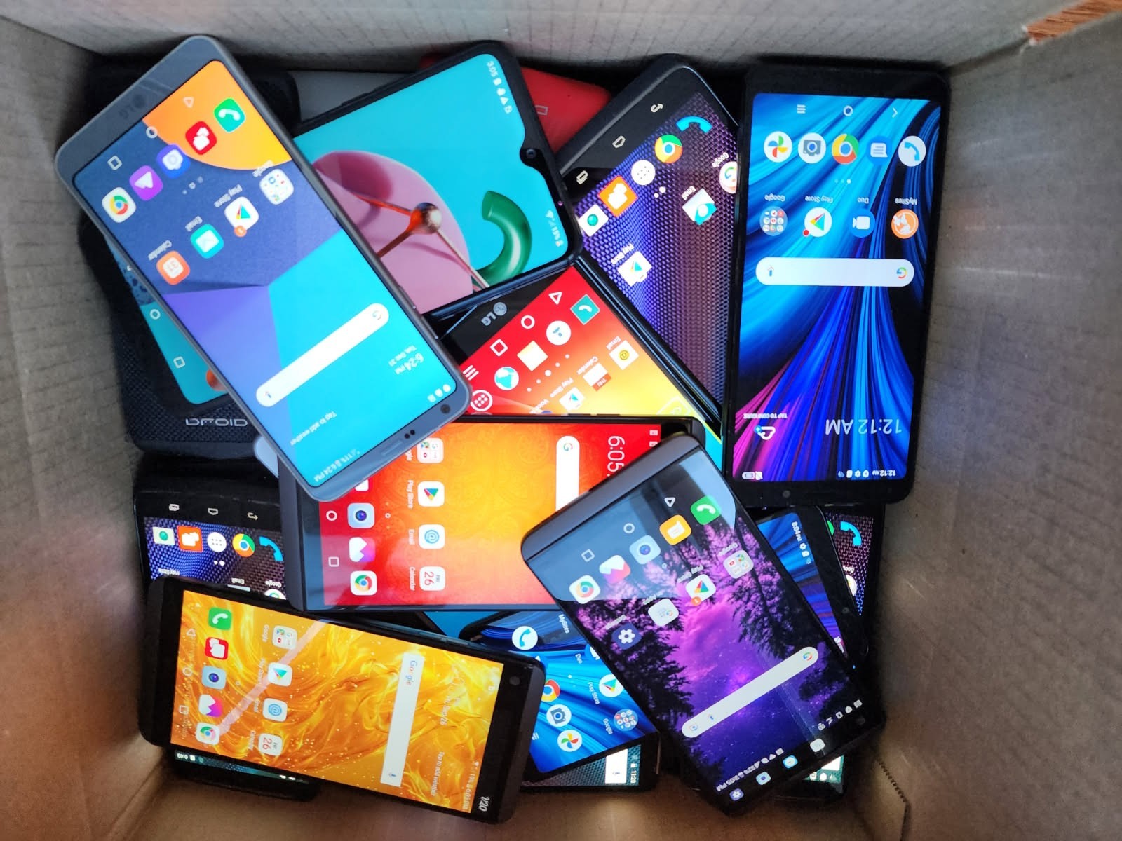 UNLOCKED Smartphone - Android