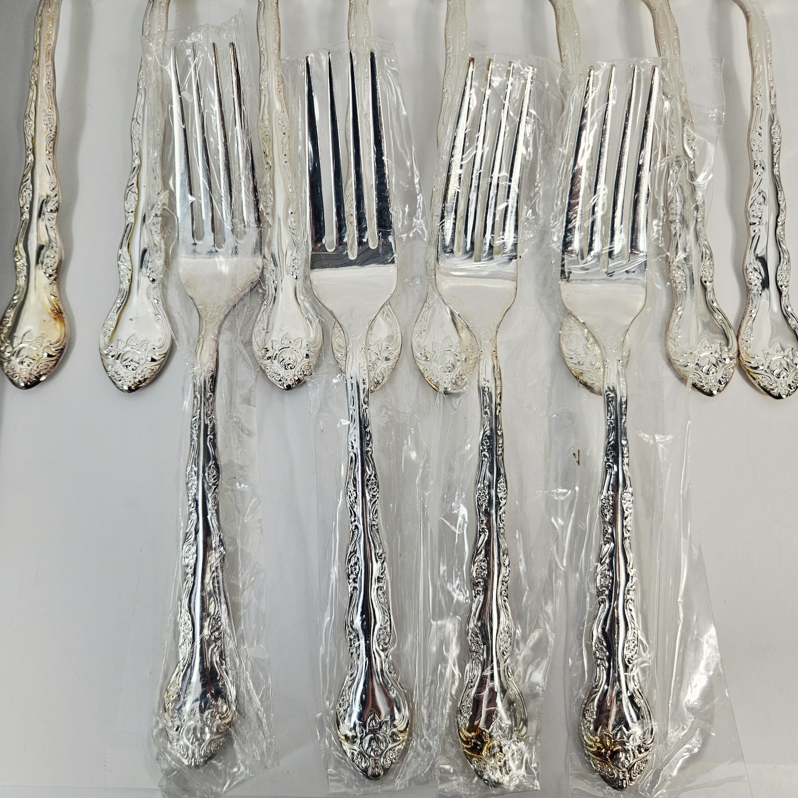 66 pc International Silverplate Abbey Rose Full Service for 12 + 6 Serving Korea