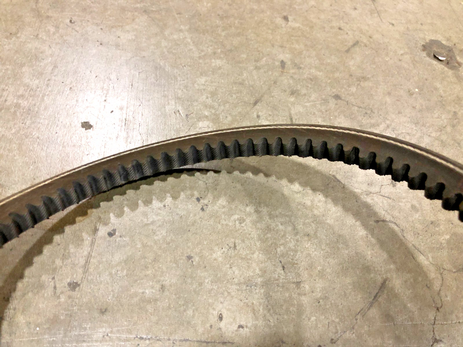 New Gates 5VX1700 Super HC V Cogged V-Belt 9414-1700 - No Box