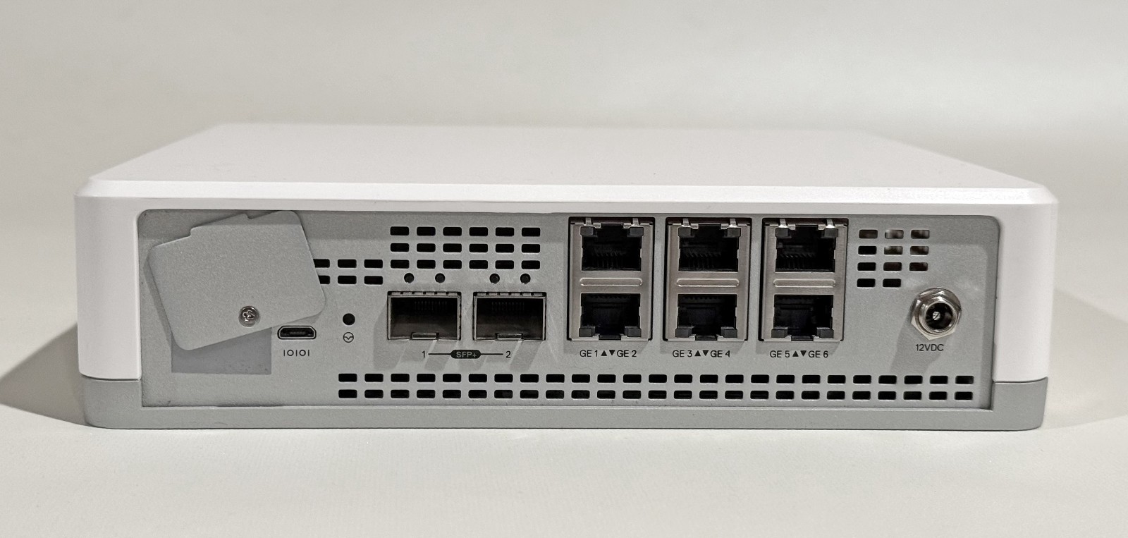 10GbE OPNsense Firewall VPN AES QAT 4-Core Atom C3558 2.20GHz 8GB DDR4 128GB SSD