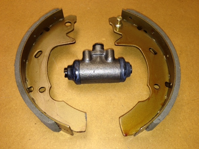 Directparts. New Cushman Pair of 889350 Brakes & 892471 Wheel Cyl  OMC Truckster