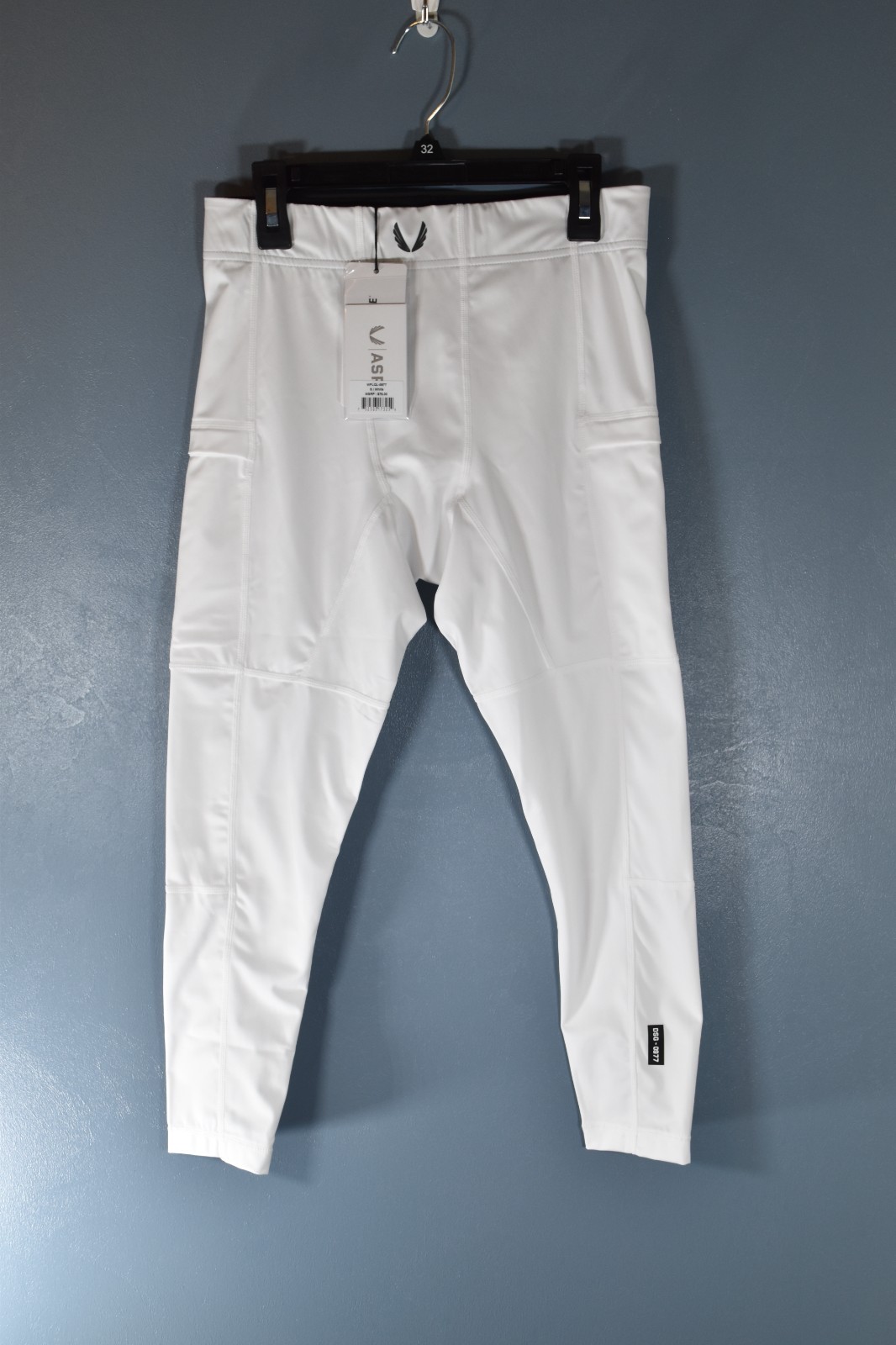 ASRV 3/4 compression tights size men's small; white, new with tags