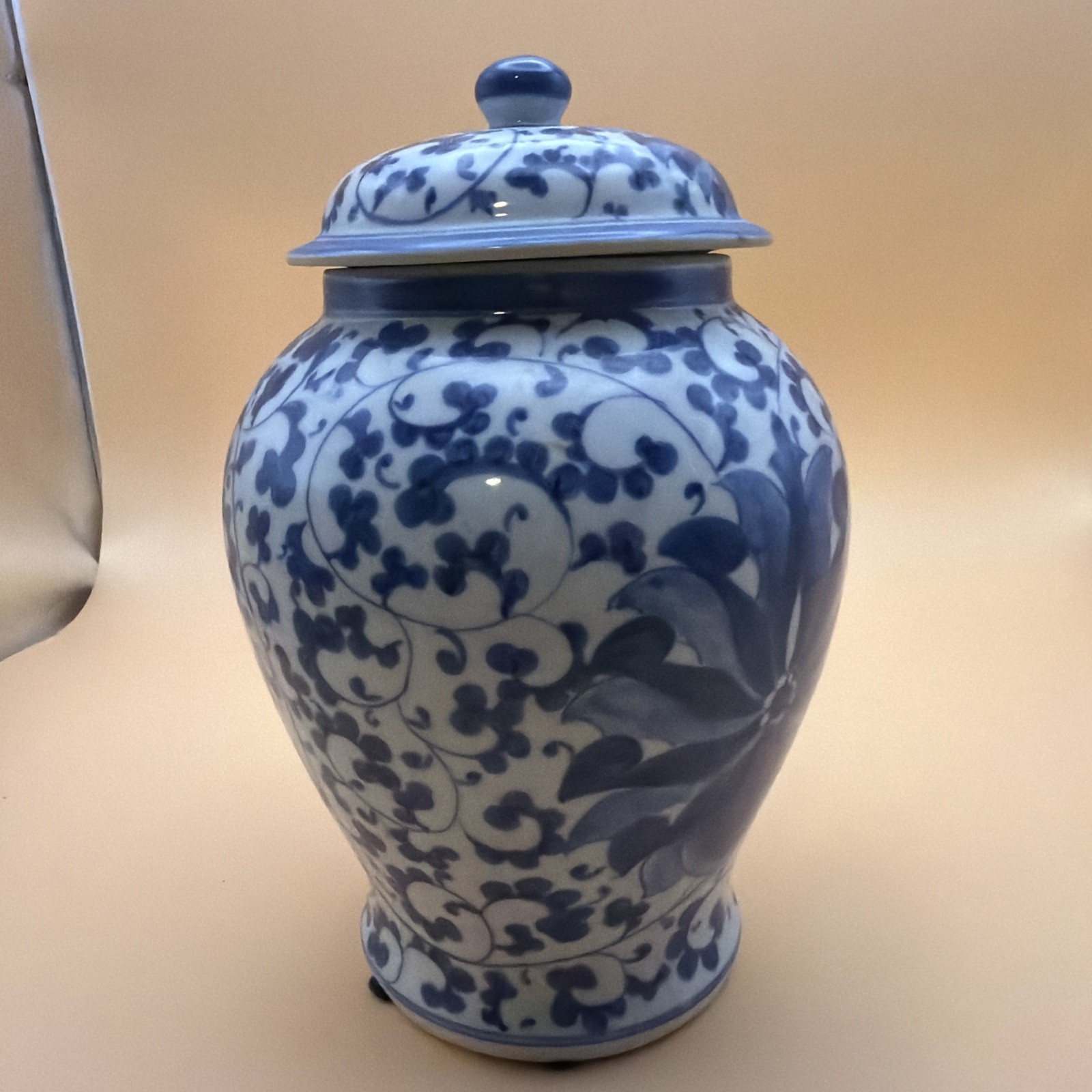Maitland Smith 8”Blue & White Porcelain Ginger Jar Lidded Floral Scroll Thailand