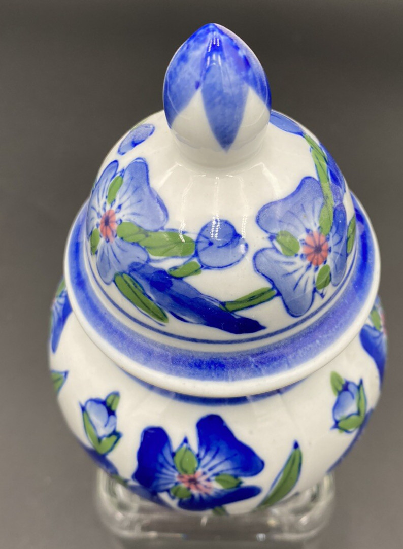 Chinese Porcelain Ginger Jar, Cobalt & Light Blue Irises, 6.5" with Lid, MINT