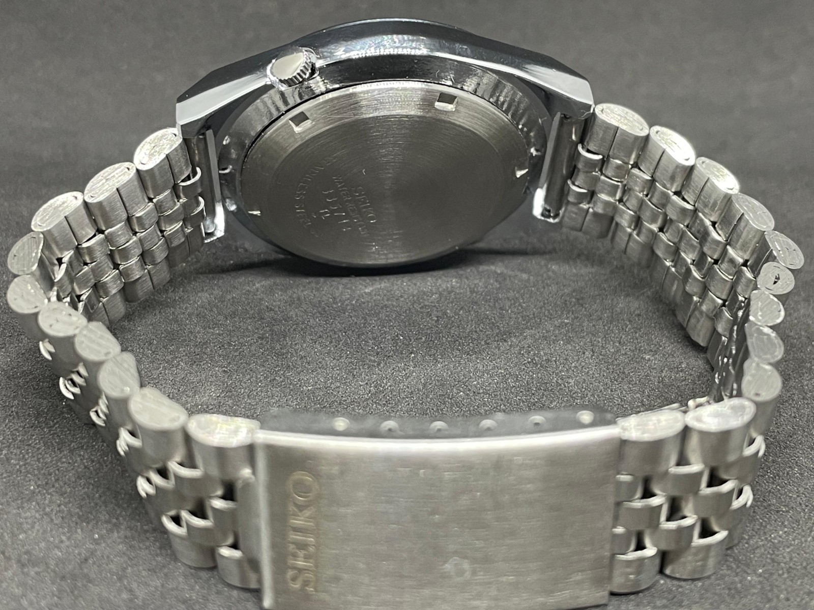 Vintage Refurbished Seiko 5 Automatic Day/Date Japan Men's Wrist Watch