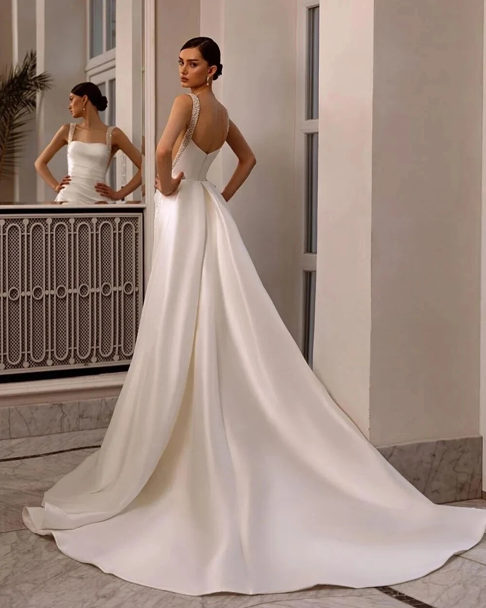 Elegant Pearls Mermaid Wedding Dresses Square Neck Sleeveless Satin Bridal Gowns