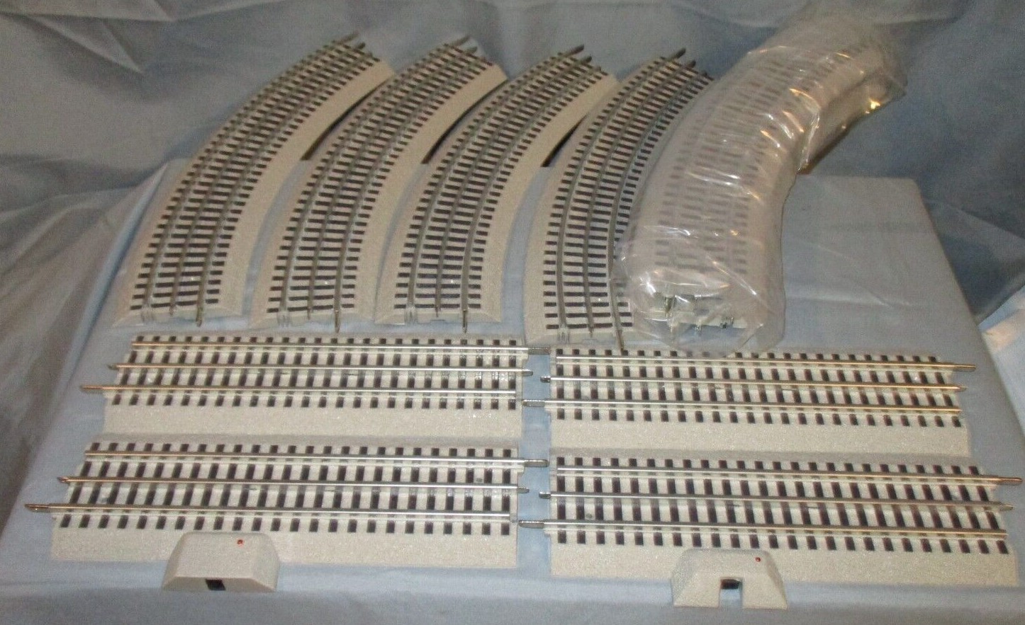 Lionel FasTrack 60" x 40" Oval 8-2-1-1 Track Pack O/027 ga. w/ Special Sections
