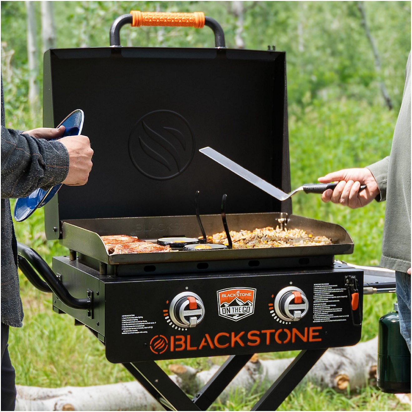 Blackstone Omnivore 22 in On-The-Go 2-Burner Griddle with Flexfold Legs