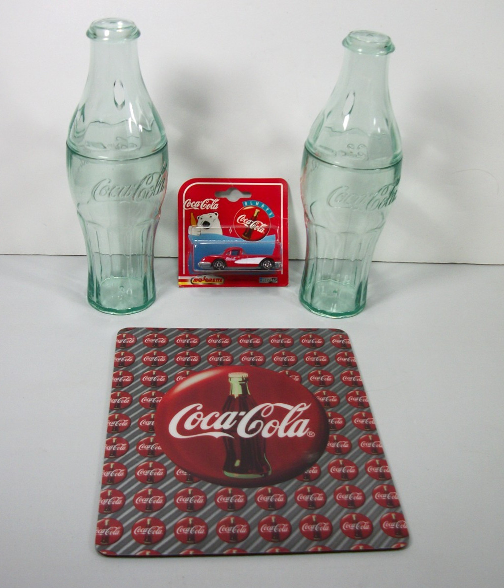 Coca-Cola Coke 1996 3D Mouse Pad NICE With coin Banks