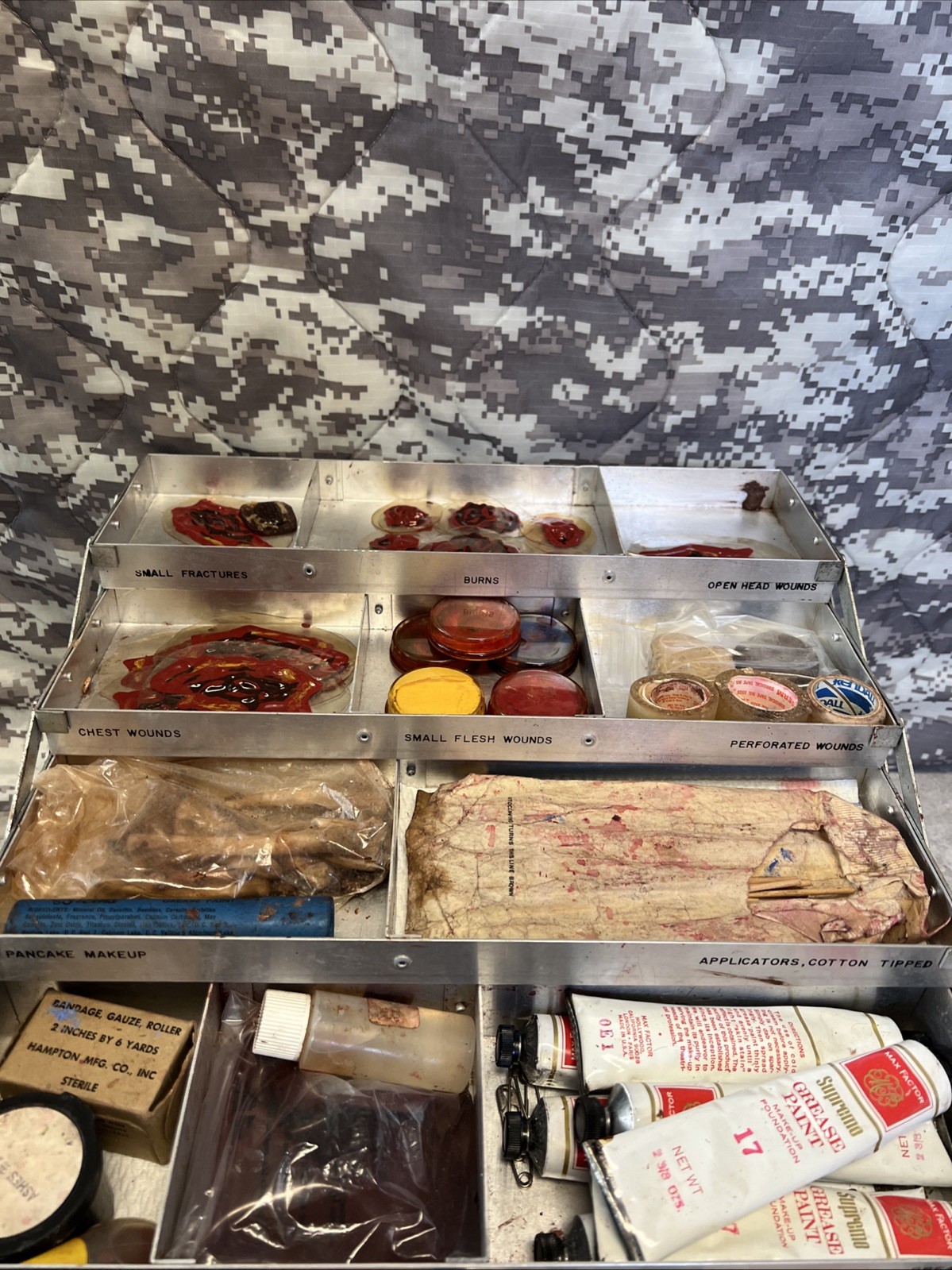 US ARMY Medical Service Casualty Simulation Kit Gentronics 1978 Training D-19