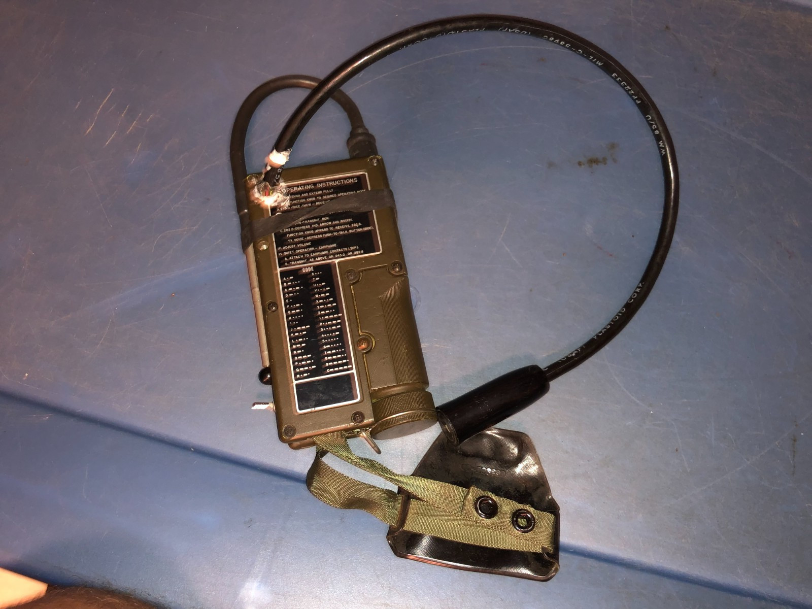 70's Era US Air Force Pilot's AN/PRC-90 Emergency Survival RADIO Dated 1977