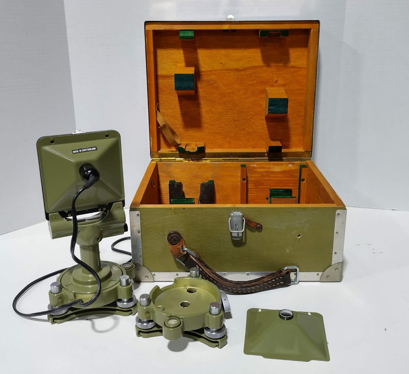 Wild Heerbrugg Switzerland Surveying Target Tribrach GZM5 w/Case Vintage 1960s