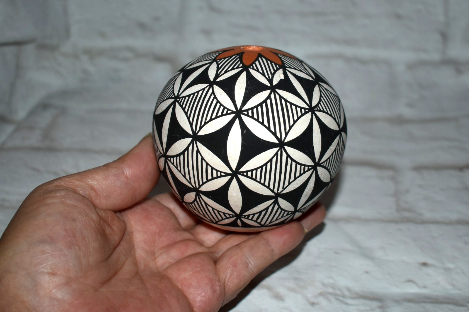 BECKY PASQUALE Acoma, NM Seed Pot NATIVE AMERICAN 3.25"H Signed