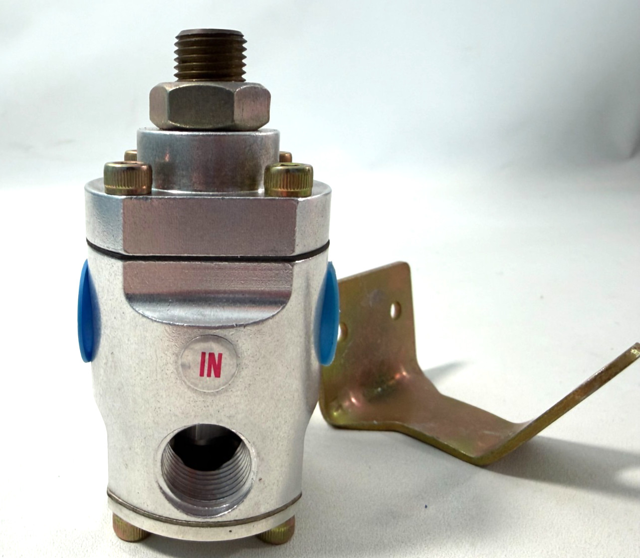 Mallory 4207 Adjustable Fuel Pressure Regulator 3/8" NPT Threads NOS w/ Bracket