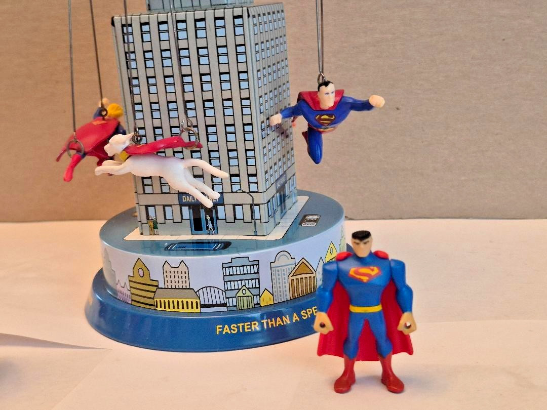VINTAGE 2001 SCHYLLING Superman Classic Tin Carousel and figures lot