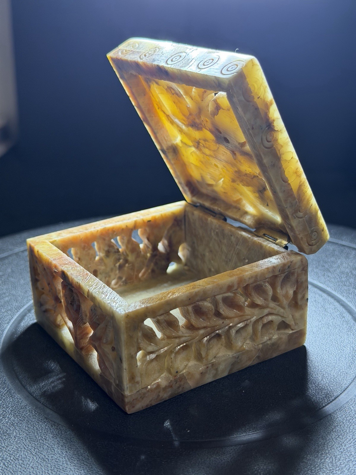 Vintage Intricate Hand Carved Soapstone Trinket/Marble Jewelry Box - 3”x 3”