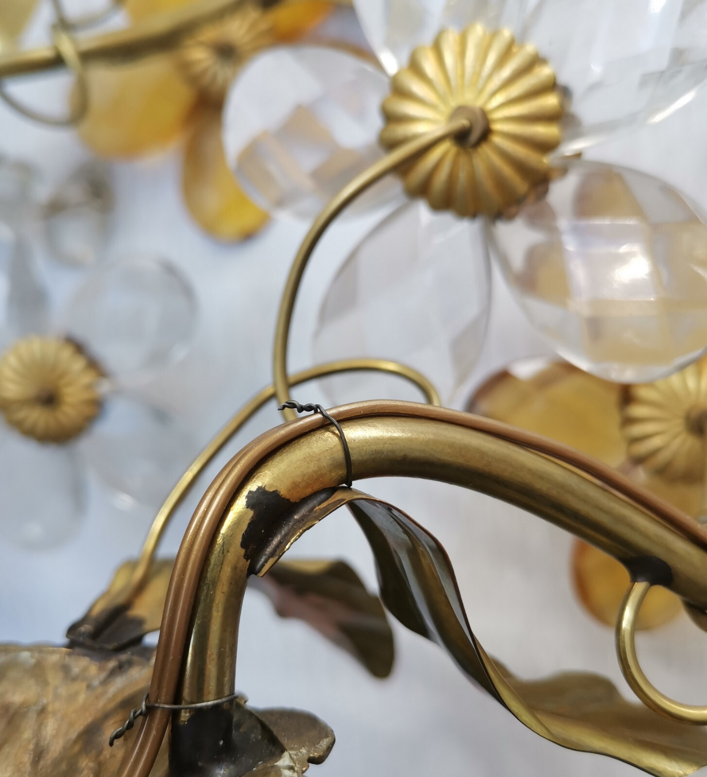 VINTAGE BAGUES BANCI style GILT TOLE GLASS FLOWERS PAIR WALL SCONCES 2 LIGHTS