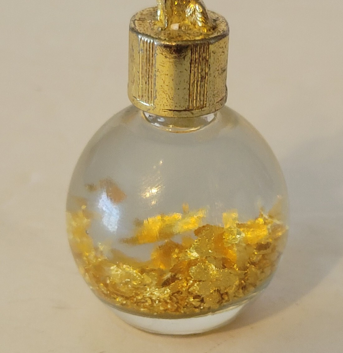 Souvenir Genuine Gold Flakes In Miners Assay Bottle Wolf Top