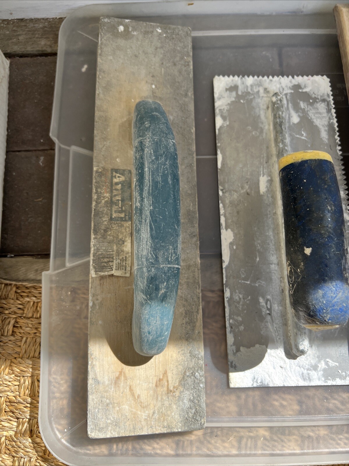 CERAMIC TILES TROWELS/ VARIOUS SIZES/ODD LOT 10 W/ WOOD GROUT FLOATs