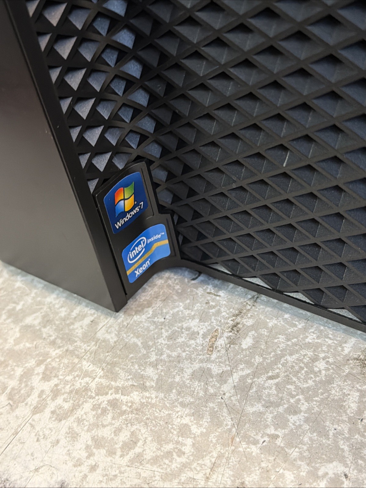 Dell Precision T3610 Computer Xeon E5-1620 v2 - 16GB RAM - 1TB HDD NVS 510 No OS