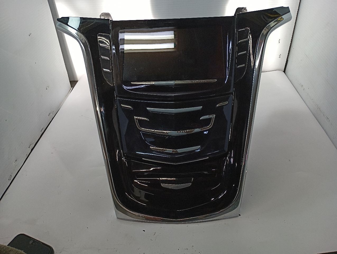 Info-GPS-TV Screen Display & Control Panel from 2017 Cadillac Escalade 12266262