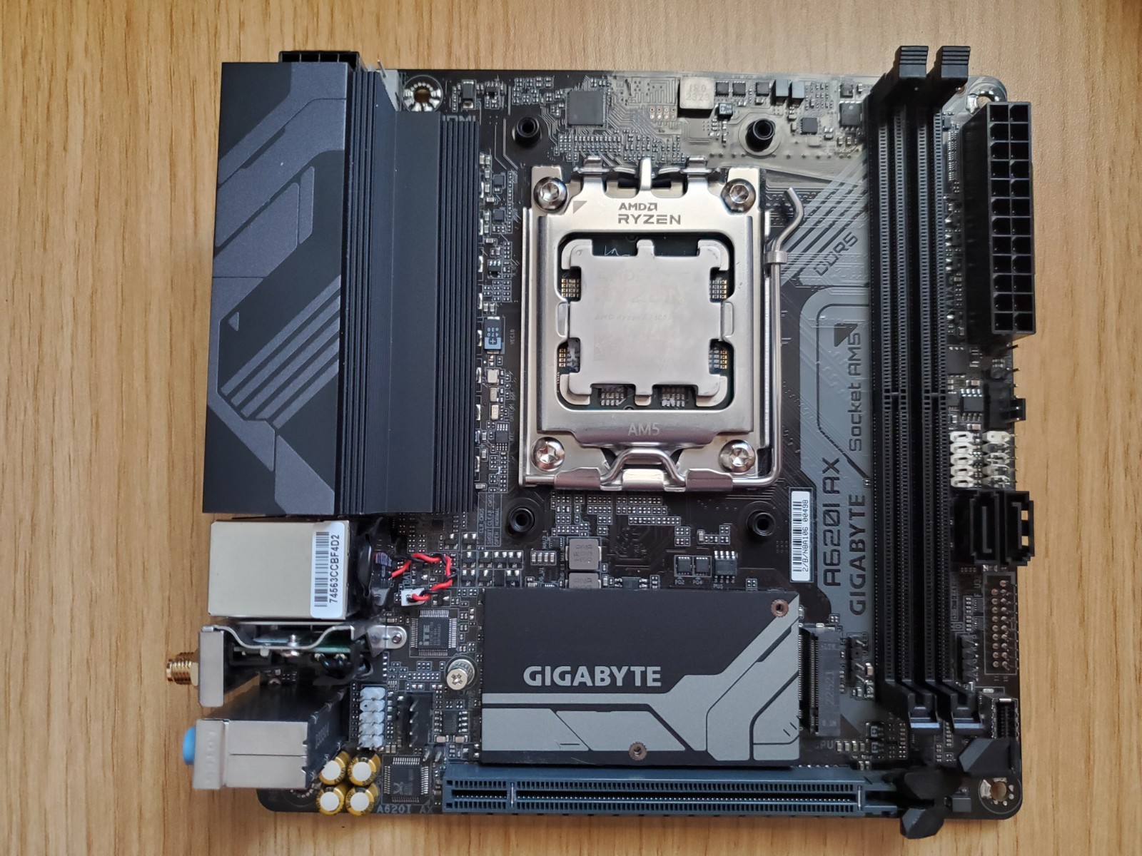 Ryzen 5 7600X + GIGABYTE A620I AX Motherboard Combo Lot