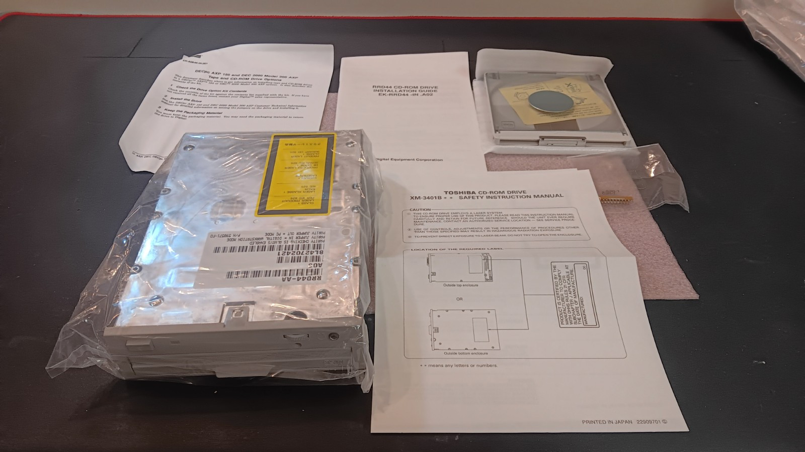 DEC/TOSHIBA XM-3501B CD-ROM DRIVE 50-PIN SCSI RRD44-AA 590571-FO