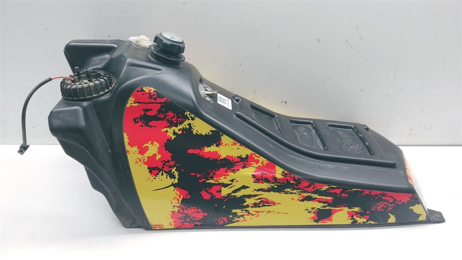 2014 Polaris Switchback Assault 800 #2 Gas Tank w Fuel Pump Assy 2521010 2204727