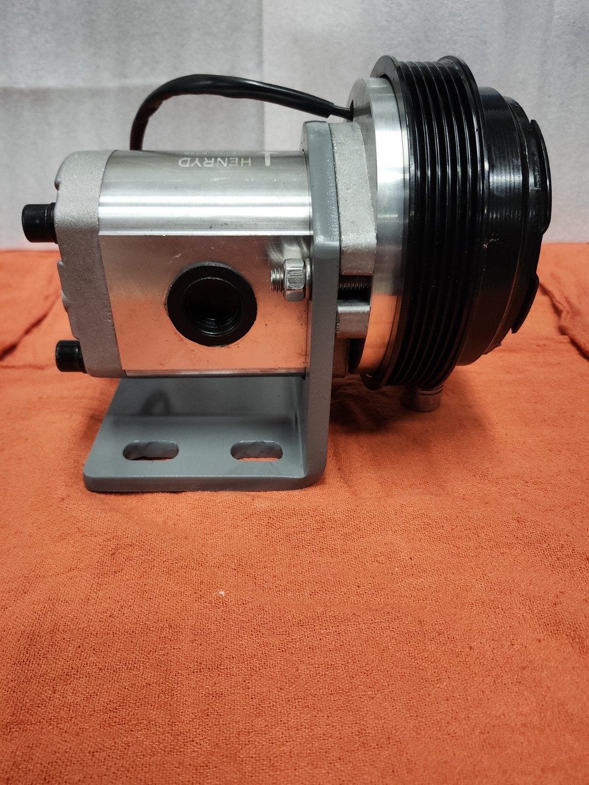 Hydraulic clutch pump electric salt spreader snowplow 12v coil Serpentine belt.