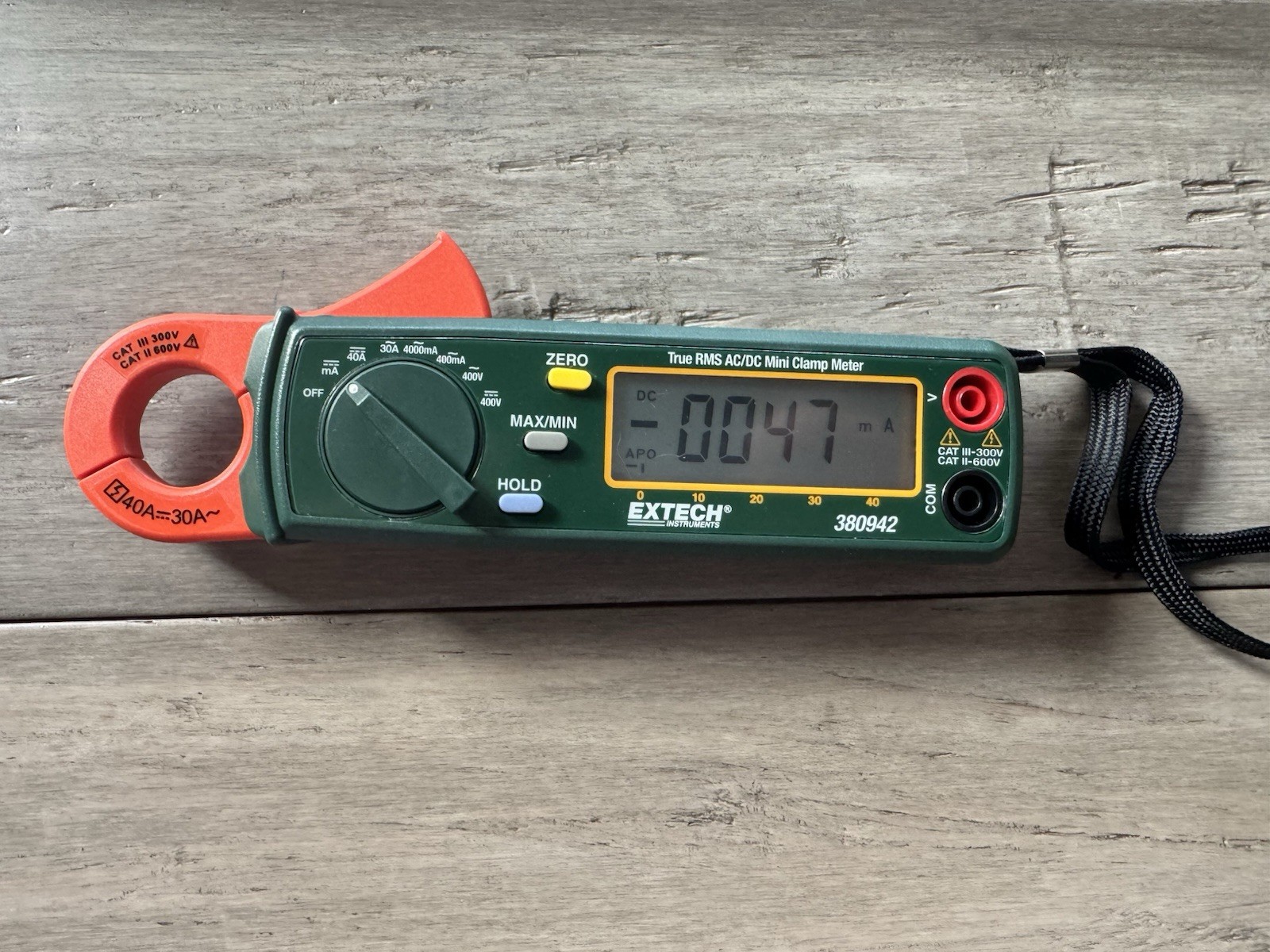 Extech 380942 True RMS AC/DC Clamp Meter, Auto-Ranging, Digital Display, 600V