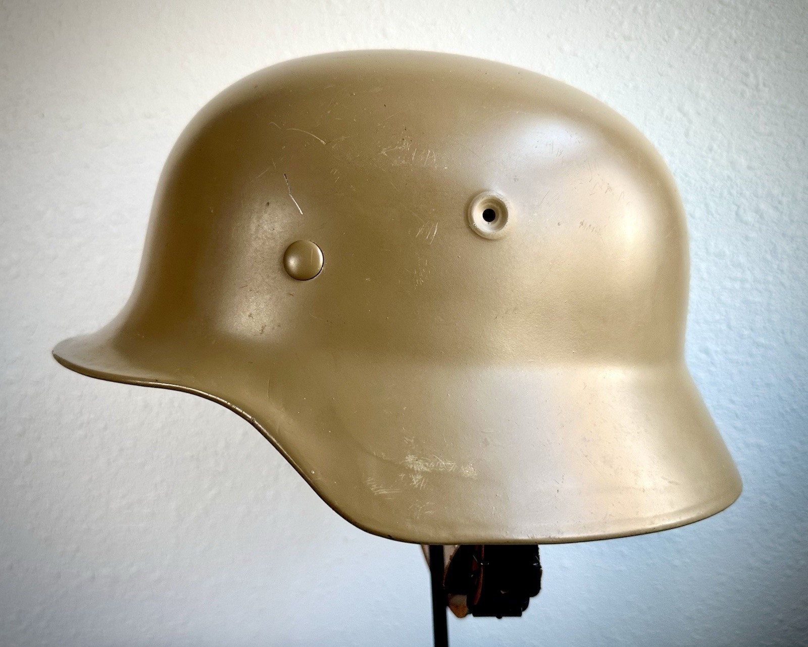 Original BGS M40 Unissued Helmet/Big Size 68 & 61 Liner/Rare Factory-Issued Tan
