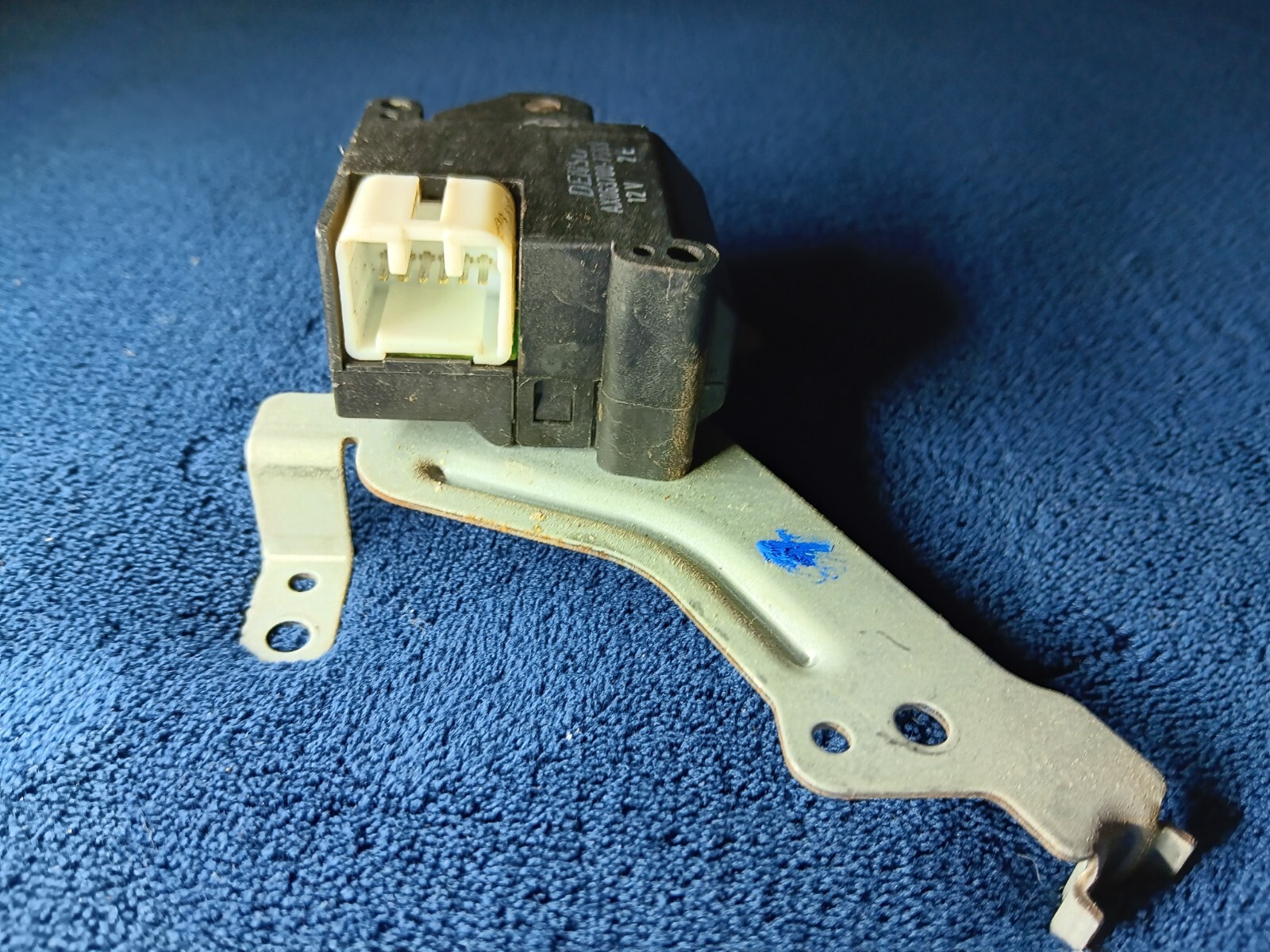 01-04 Toyota Tacoma HVAC Heat Air Blend Door Actuator Servo Motor AX063700-7563