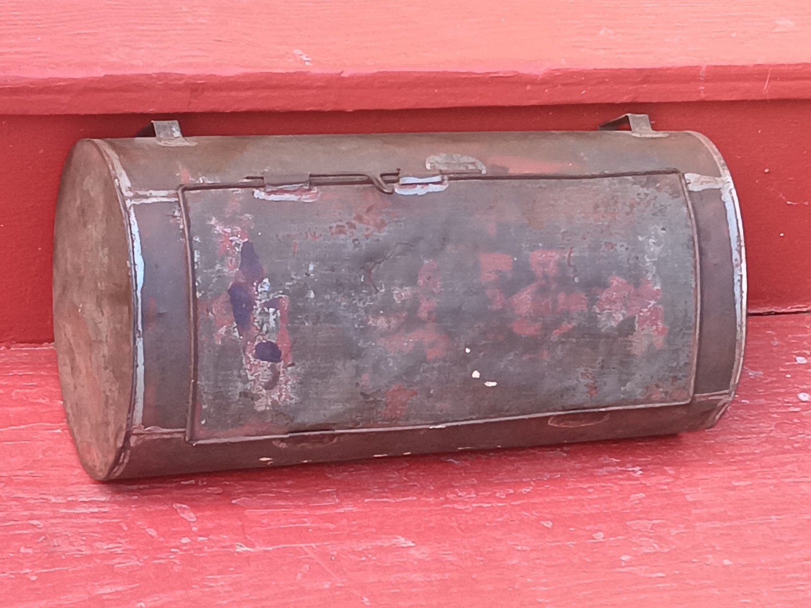 Tin Storage Botanist VASCULUM, or Satchel for Early Motorcycle ?