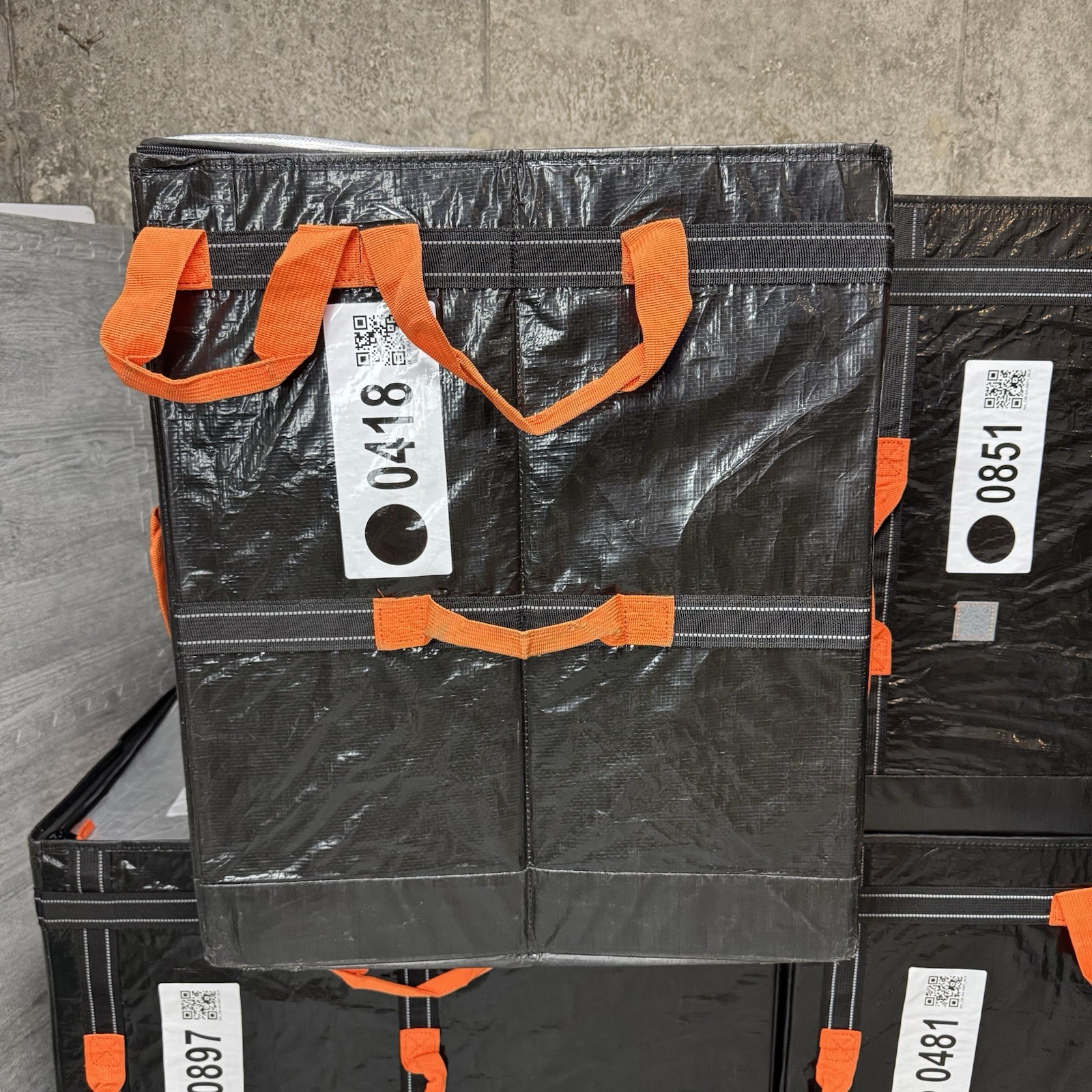 LOT OF 4 PREMIUM AMAZON COURIER DELIVERY CURRENT STYLE TOTE BAGS 28x24x20 BLACK