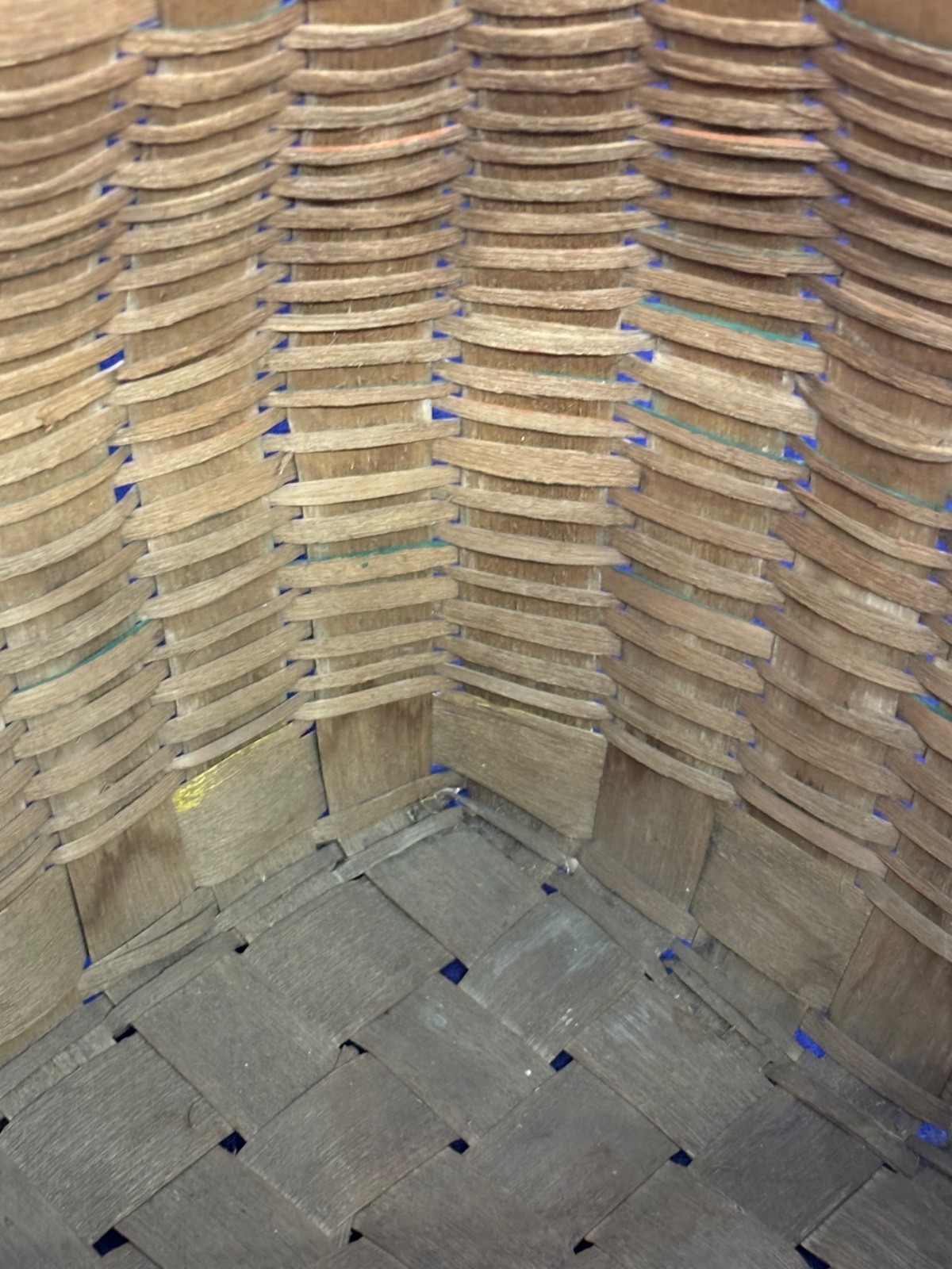 ANTIQUE NATIVE AMERICAN INDIAN WOODLANDS PAINTED SPLINT WOVEN BASKET VERY OLD