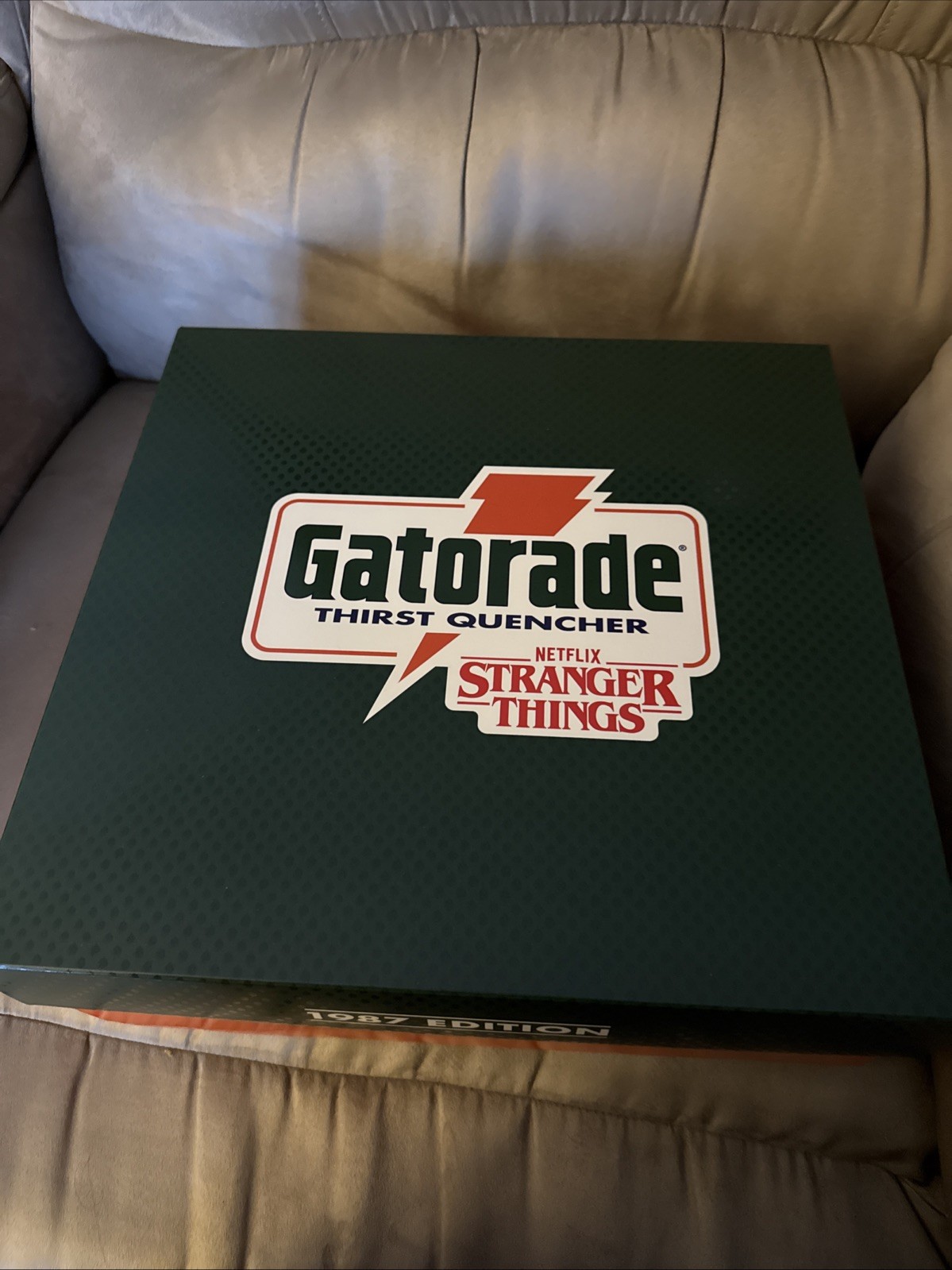 Stranger Things X Gatorade Exclusive 1987 Hawkins Capsule Size L