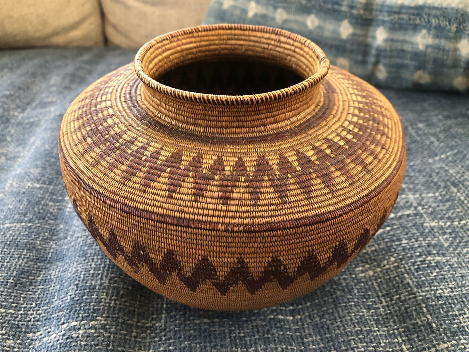 Outstanding 1890’S-1920’S Yokuts Native American Bottleneck Trinket Basket
