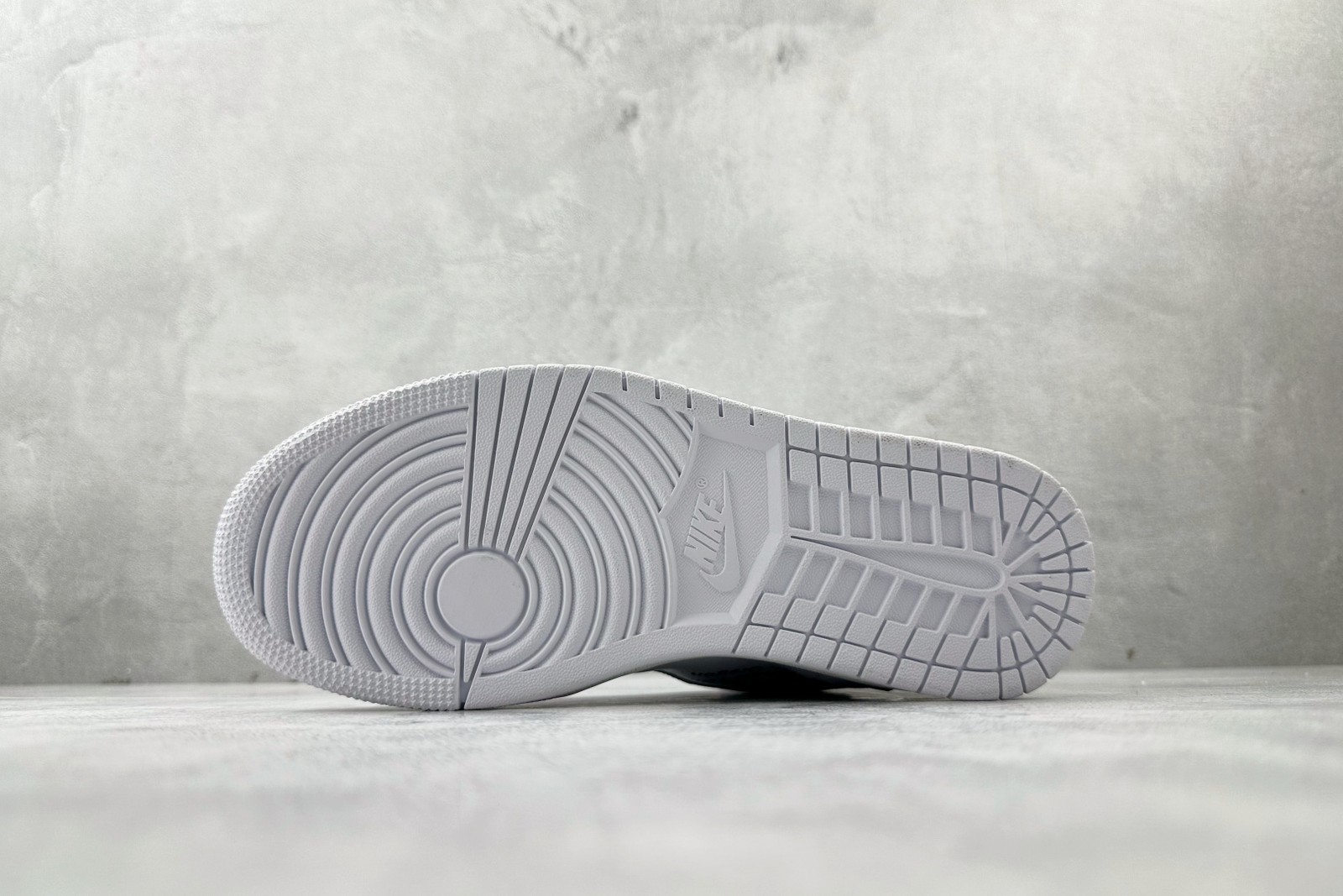 Off-White × AJ 1 Retro High White AQ0818-100