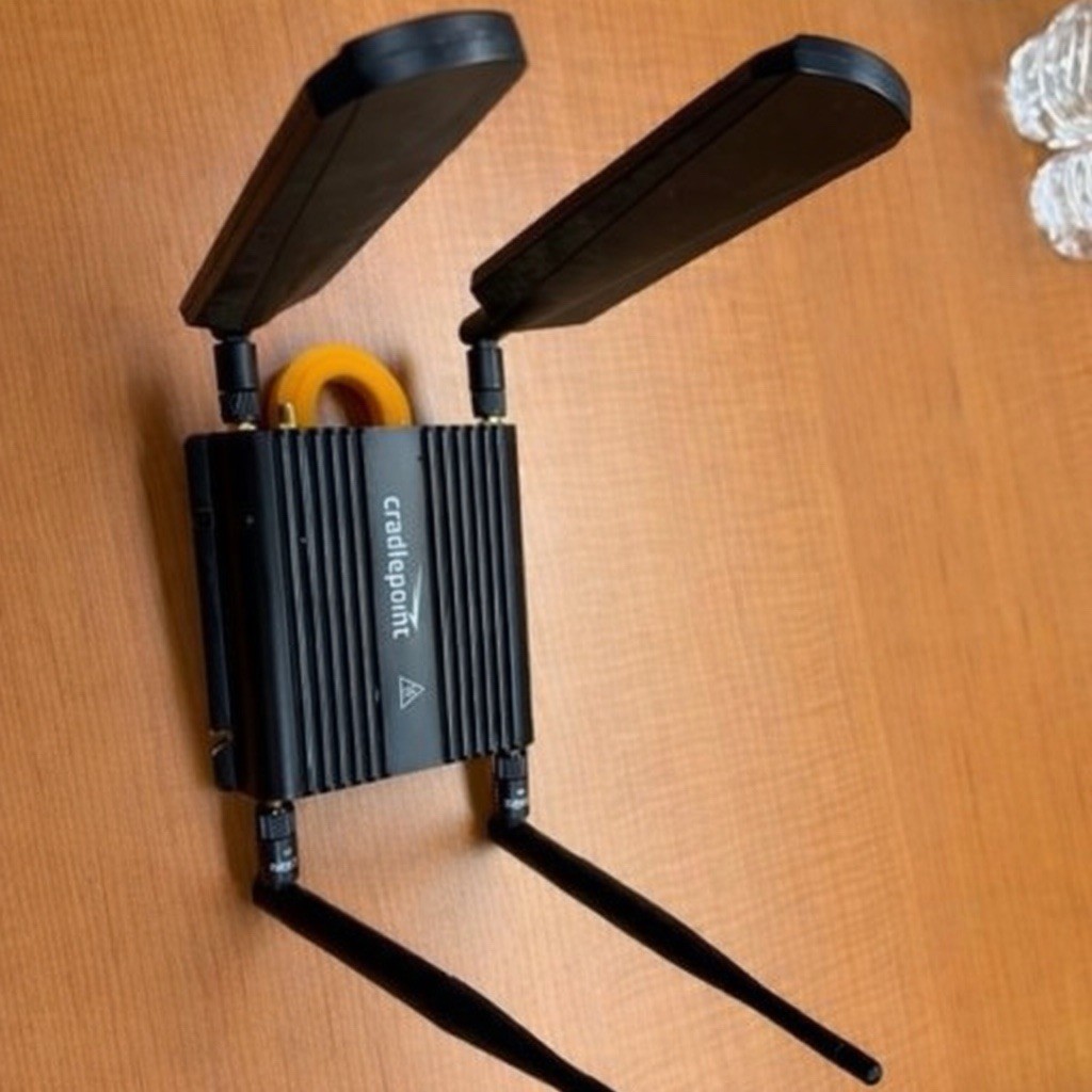 IBR 900-600M 4G LTE Routers with extensibility dock