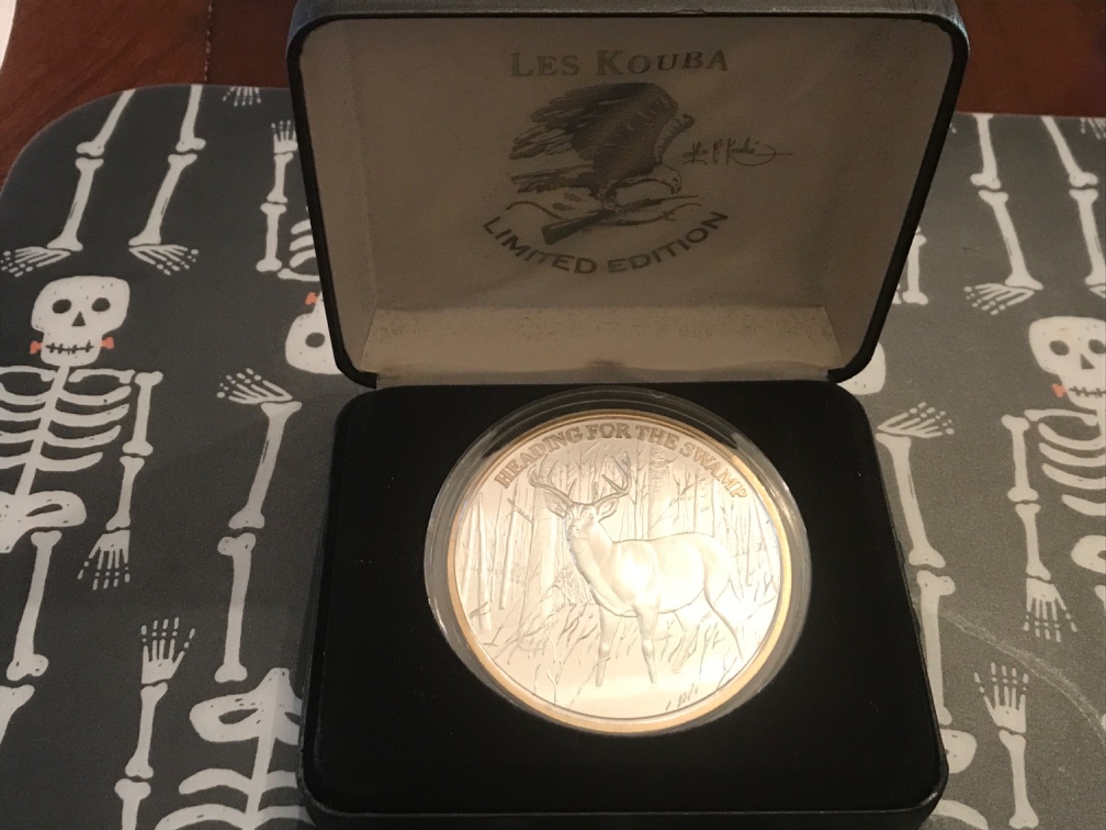 Large NAHC Hunting Club Les Kouba Swamp Buck Deer Art round Coin in case