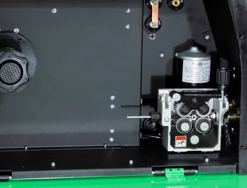 Everlast Cyclone 263Pi 275Amp 240-Volt Single Pulse MIG/ TIG/STICK Welder