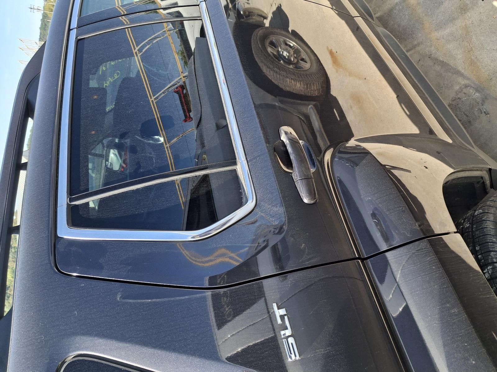 Used Rear Right Door Assembly Rear Side fits: 2013 Gmc Terrain w/privacy tint gl