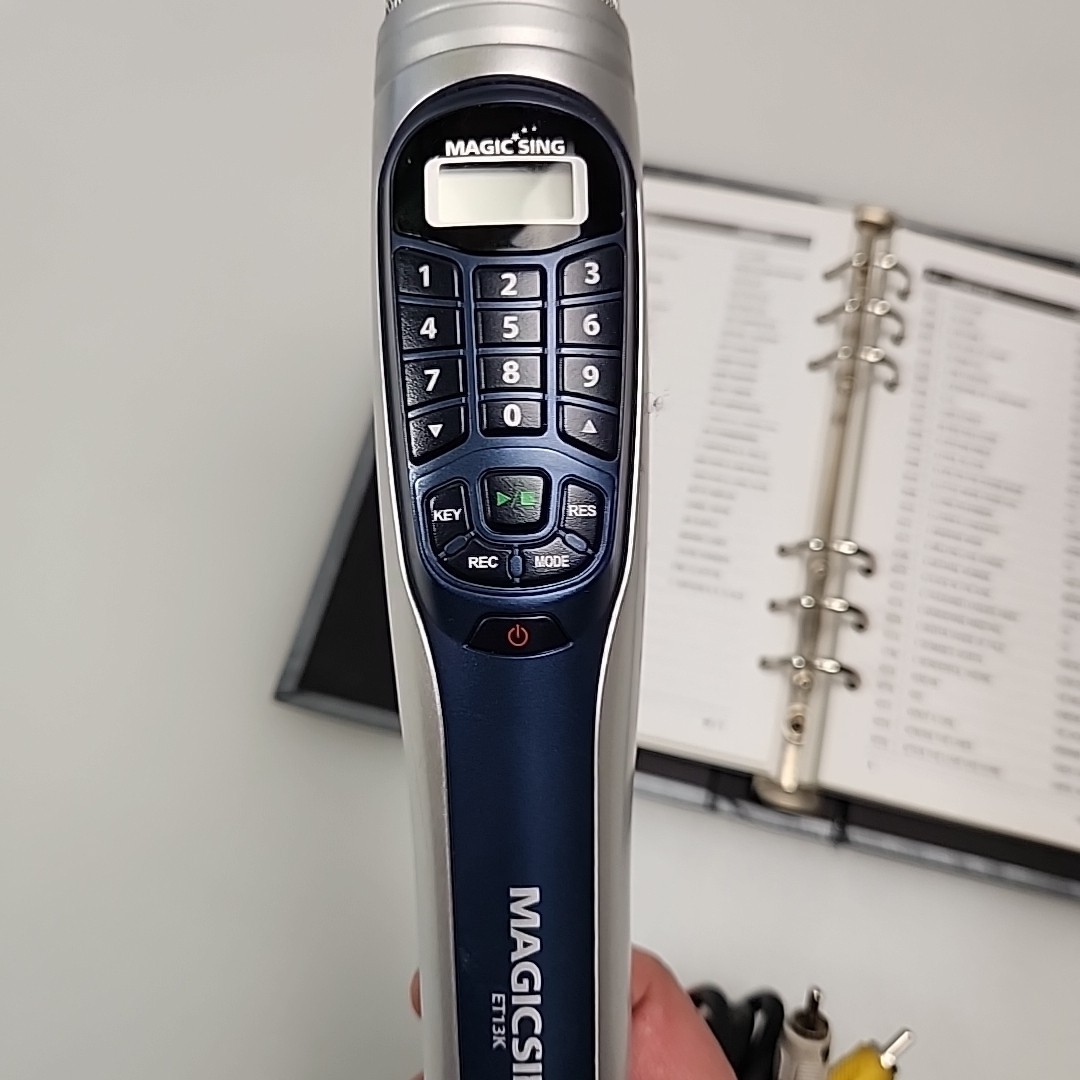 Magic Sing ET13K Wired Karaoke Microphone With Handbook No Power Cord READ!