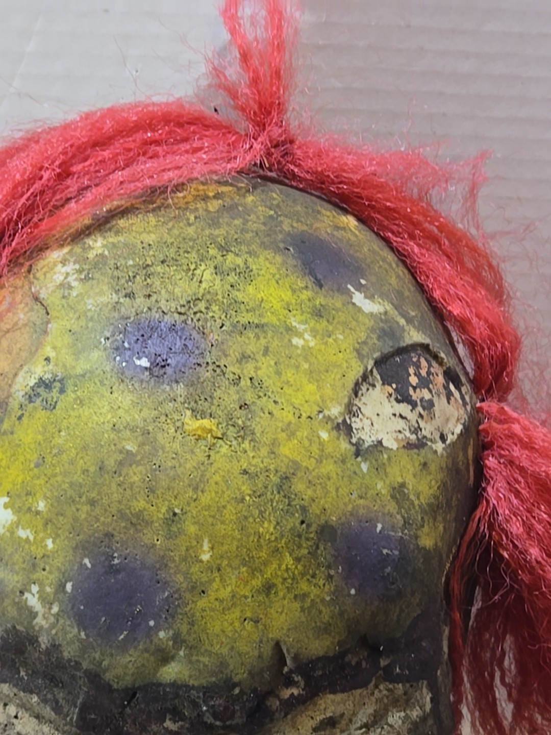 Life Size Decapitated Severed Realistic CLOWN HEAD Halloween Prop Decoration