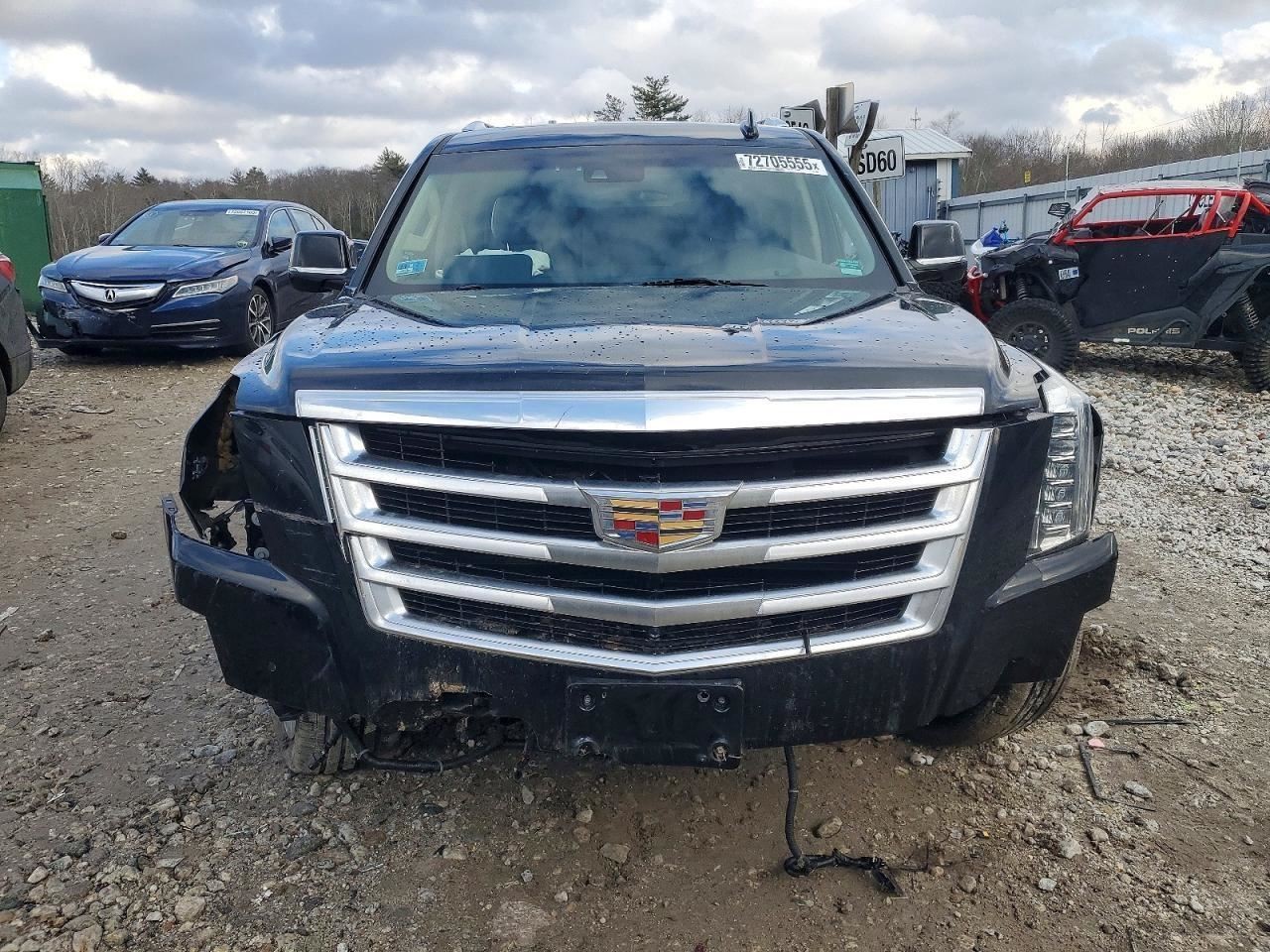(LOCAL PICKUP ONLY) Roof Glass Fits 15-20 SUBURBAN 1500 922388