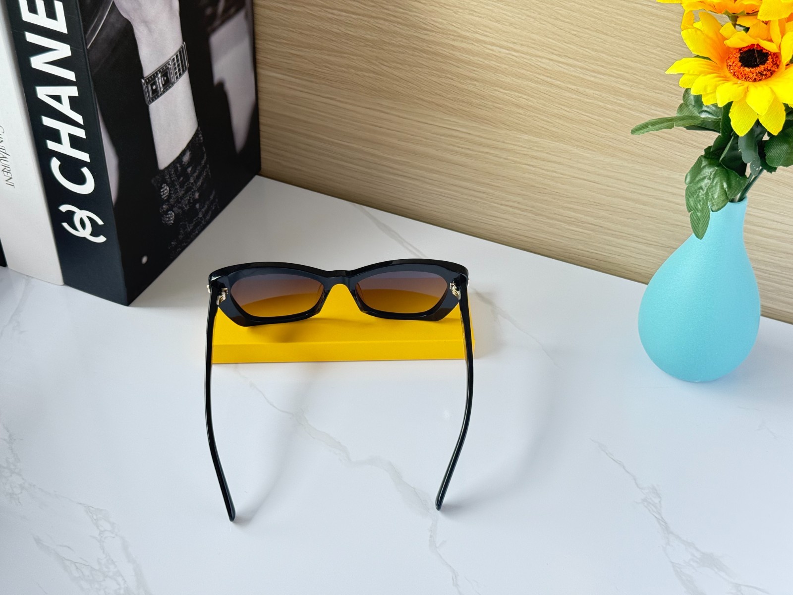 CHANEL CH5481-H Black Gold CC Logo Pearl Cat Eye Sunglasses Gray Gradient