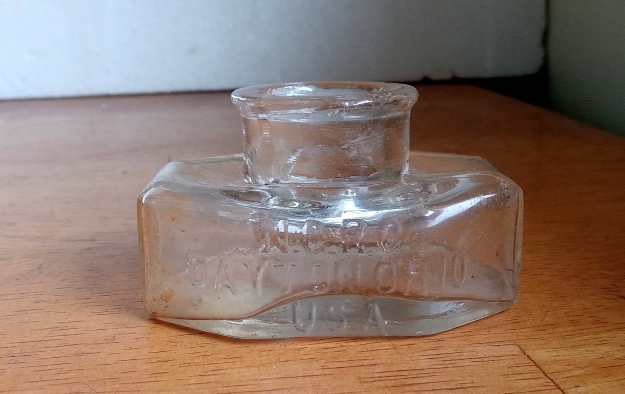 RARE N.C.R.CO DAYTON,OHIO (NATIONAL CASH REGISTER CO) 8 SIDED 1890s INK BOTTLE