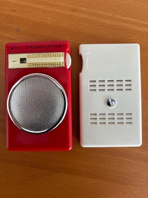 VINTAGE OLD 6 TRANSISTOR RADIO, VISCOUNT MODEL 607, A REAL GEM!!
