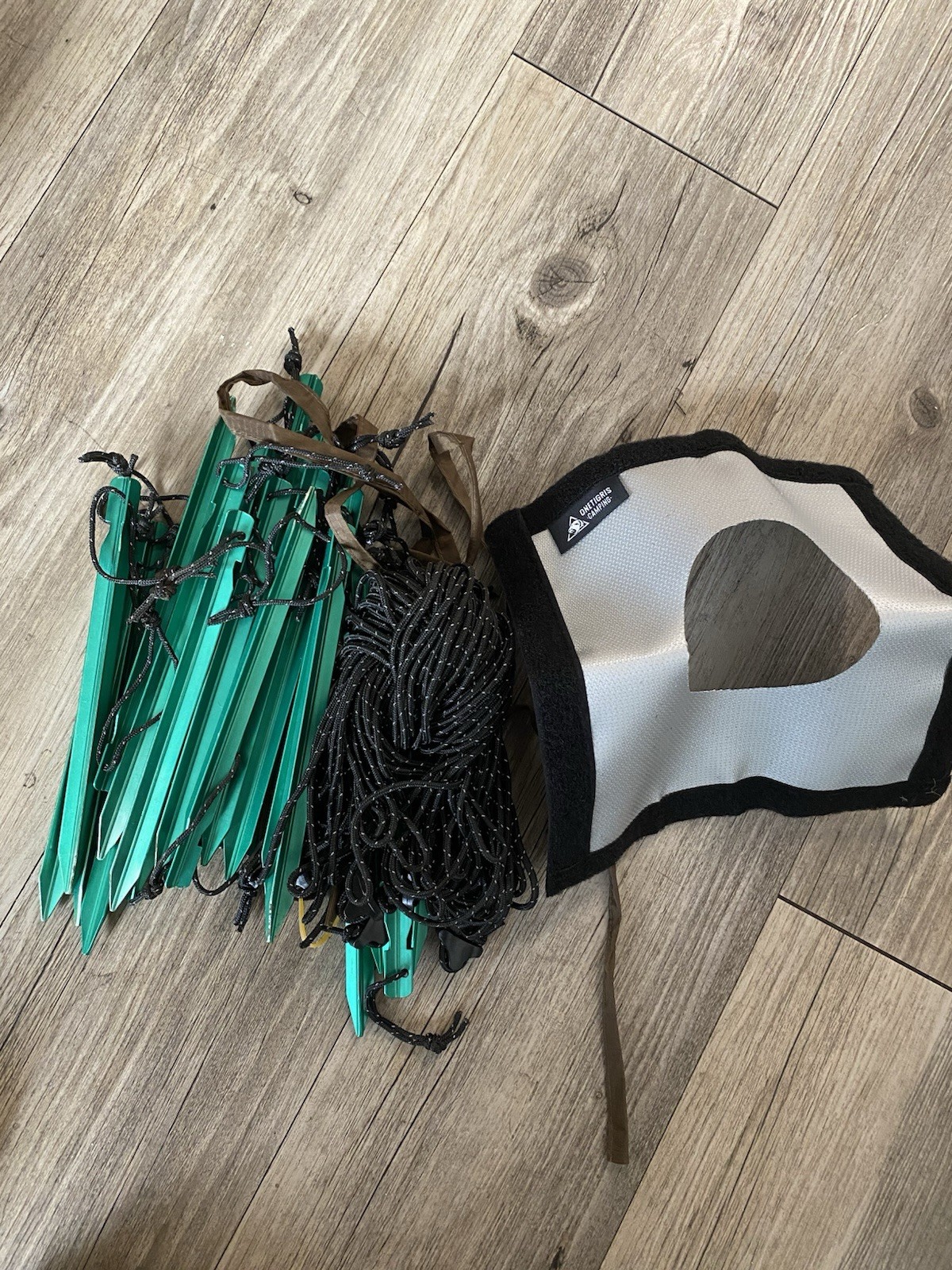 NWT OneTigris Rock Fortress Hot Tent with Stove Jack, 4 Season, 4-6 Person READ